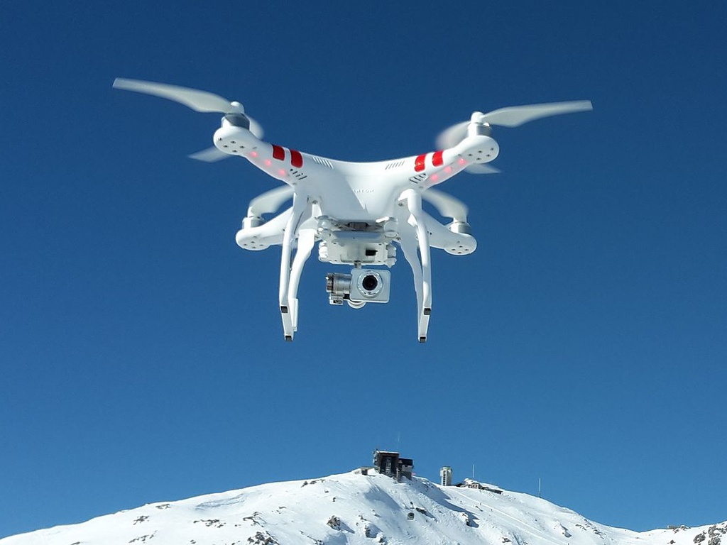 Mẫu drone năng lượng mặt trời có thể bay cao hơn 21.000m